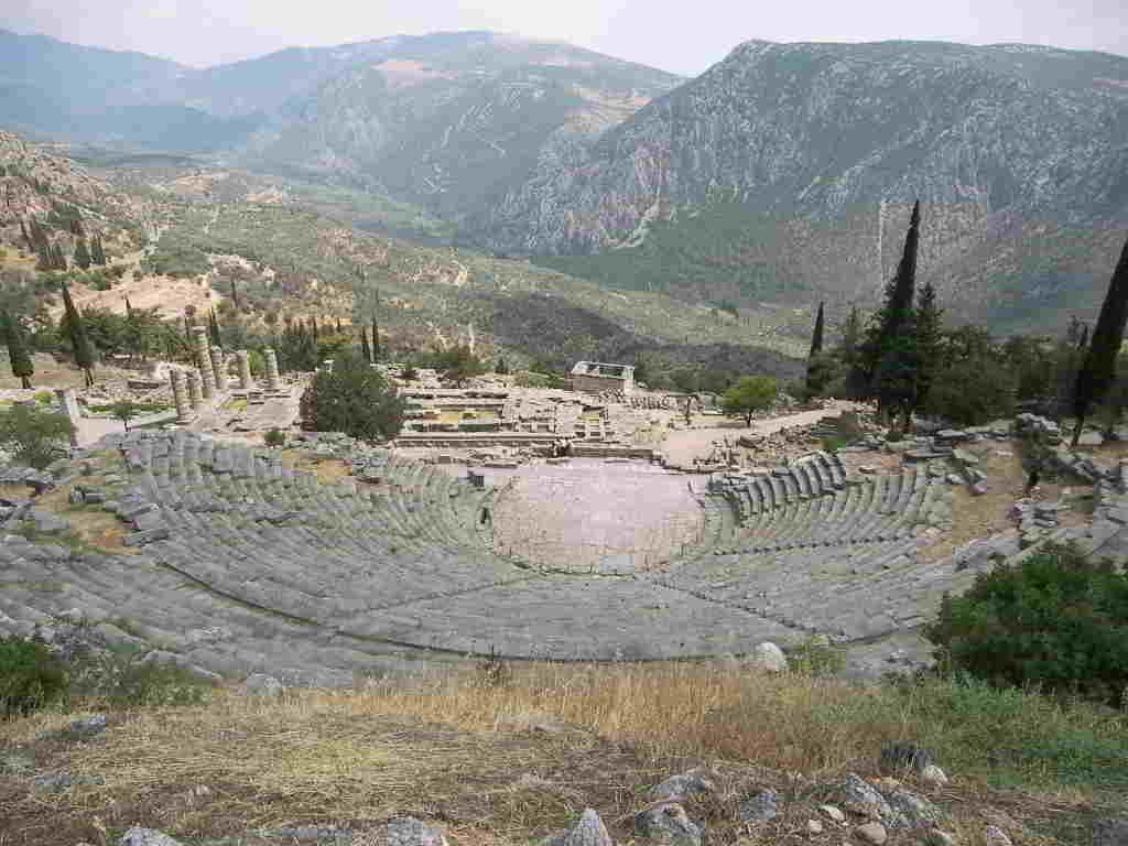 Delphi tour Athens - Delphi theater