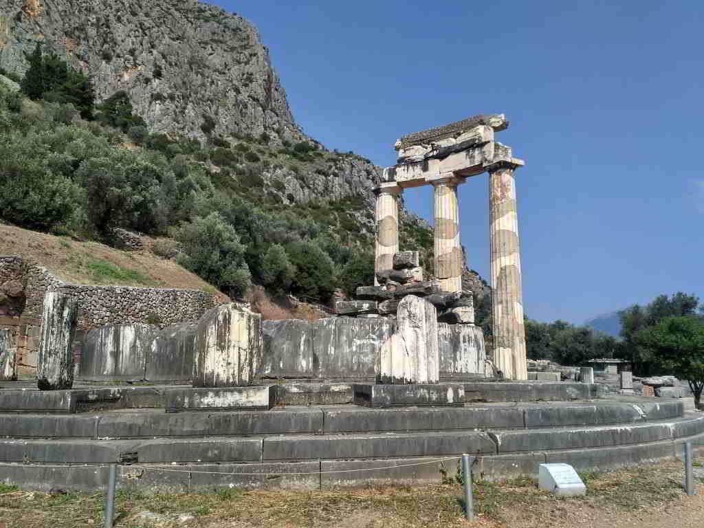 Delphi tour Athens