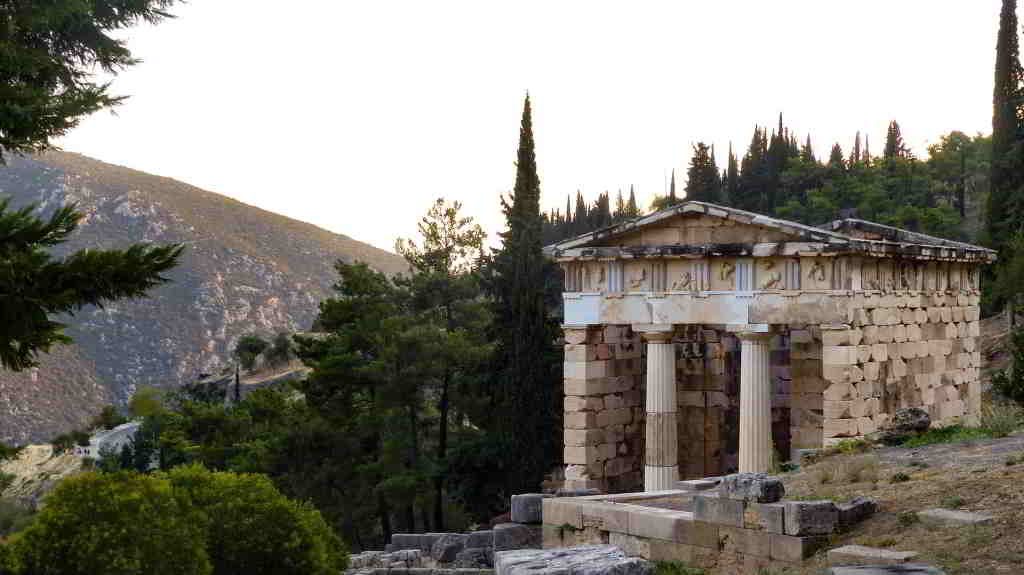 Delphi tour Athens