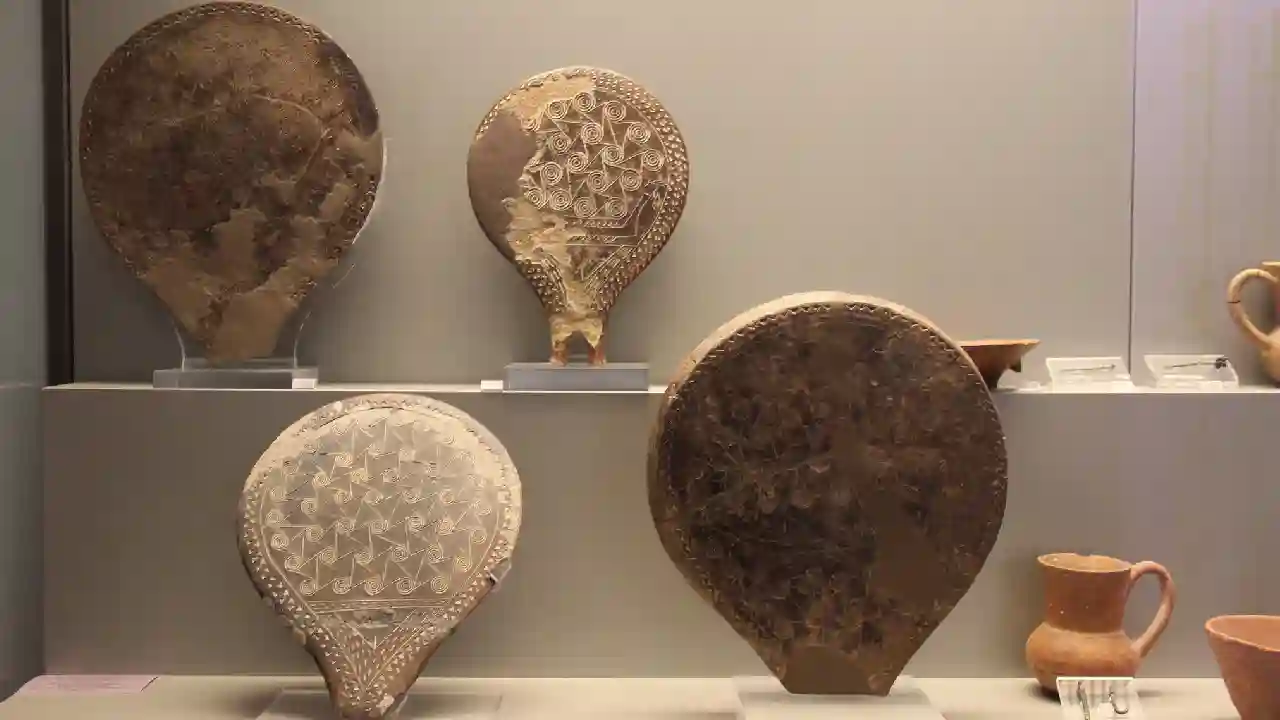 Cycladic Pottery Frying Pan Vessels